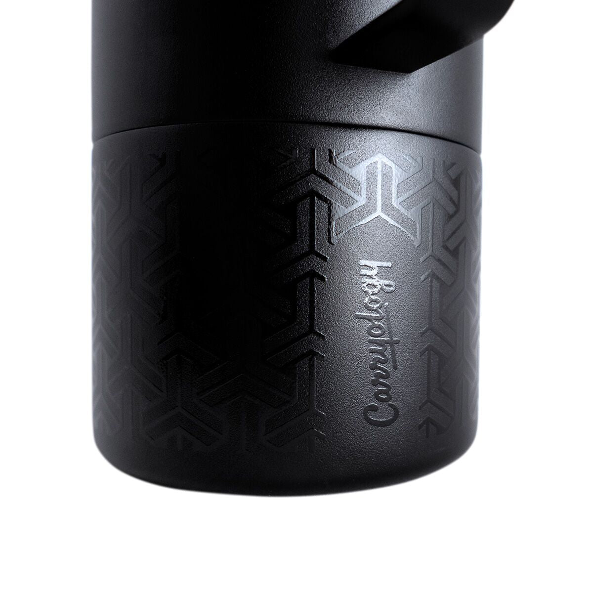 miir-x-carryology-tomo-c9 WebPDP-MiiR_x_Carryology_Tomo_Studio_Closeup__TOM1SV33402_12.10.25.jpg
